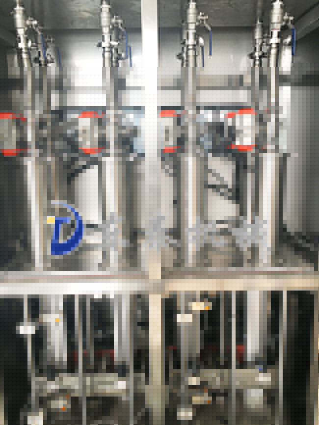 全自動食用油灌裝機內部